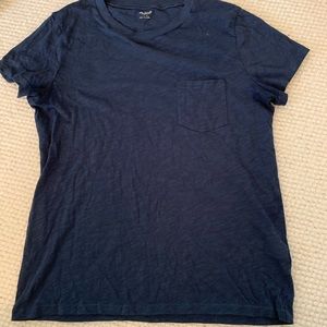 Madewell tee in navy blue with pocket